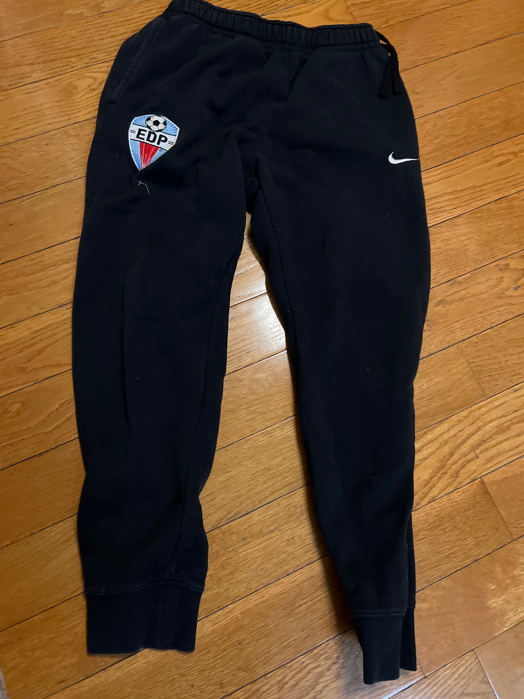 NIKE EDP JOGGERS BLACK - size Junior Girls S (3-5)
