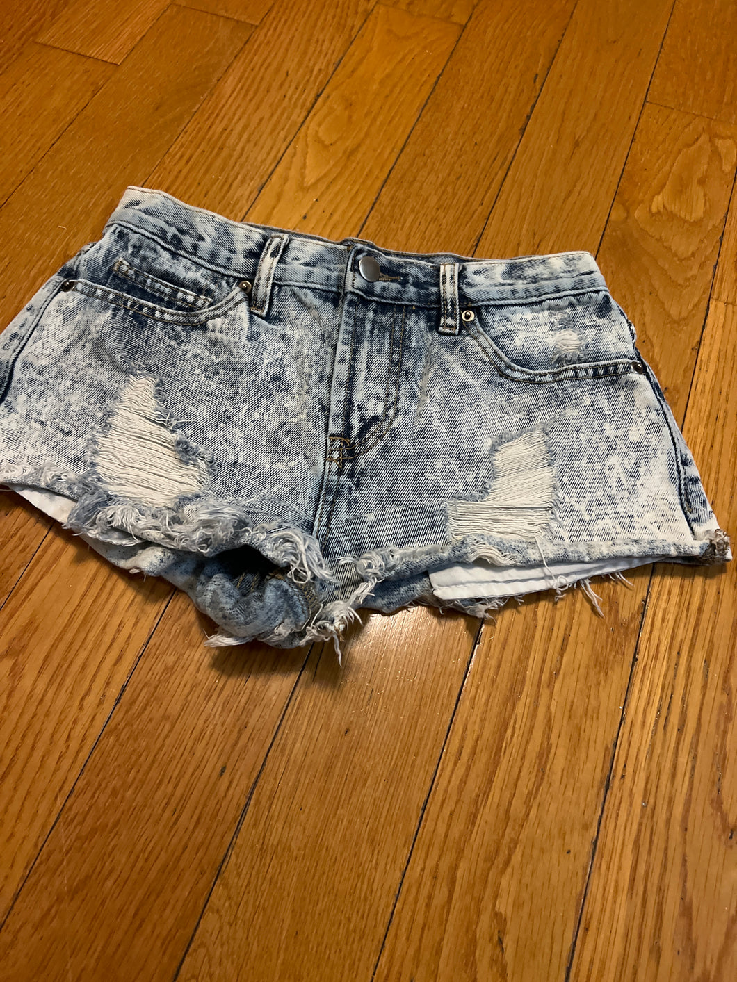 FOREVER 21 SHORTS JEAN-SIZE25 - size Junior Girls M (7-9)