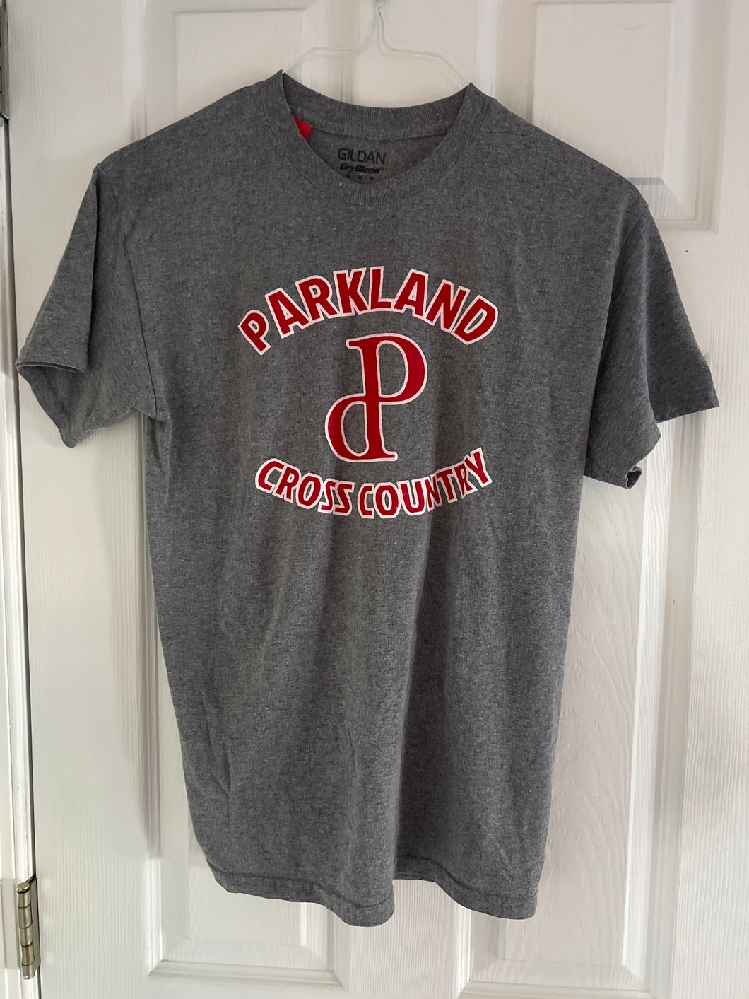 GILDAN TSHIRT - GRAY PARKLAND CROSS COUNTRY - size Mens M