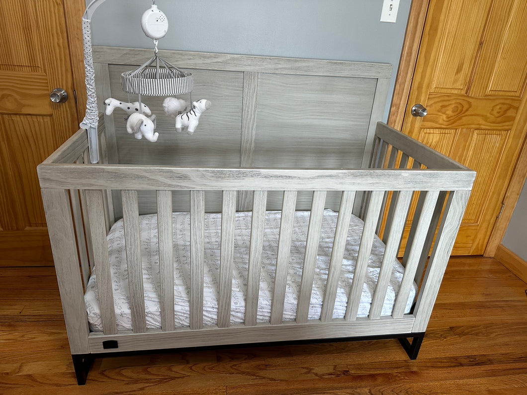 Foundry collection Crib 6 in 1