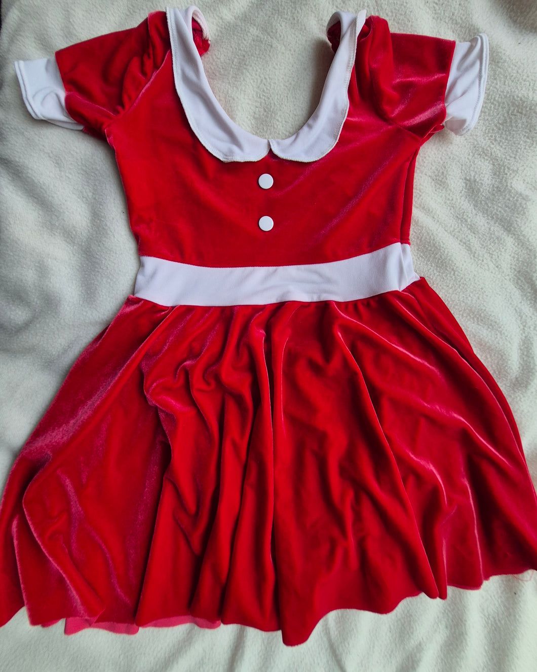 Annie dress or Christmas Red/white - size Kids 6