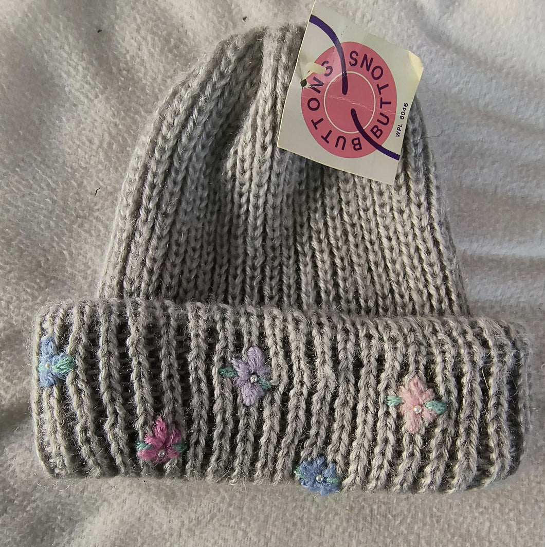 NWT gray knit hat small flowers/pearls