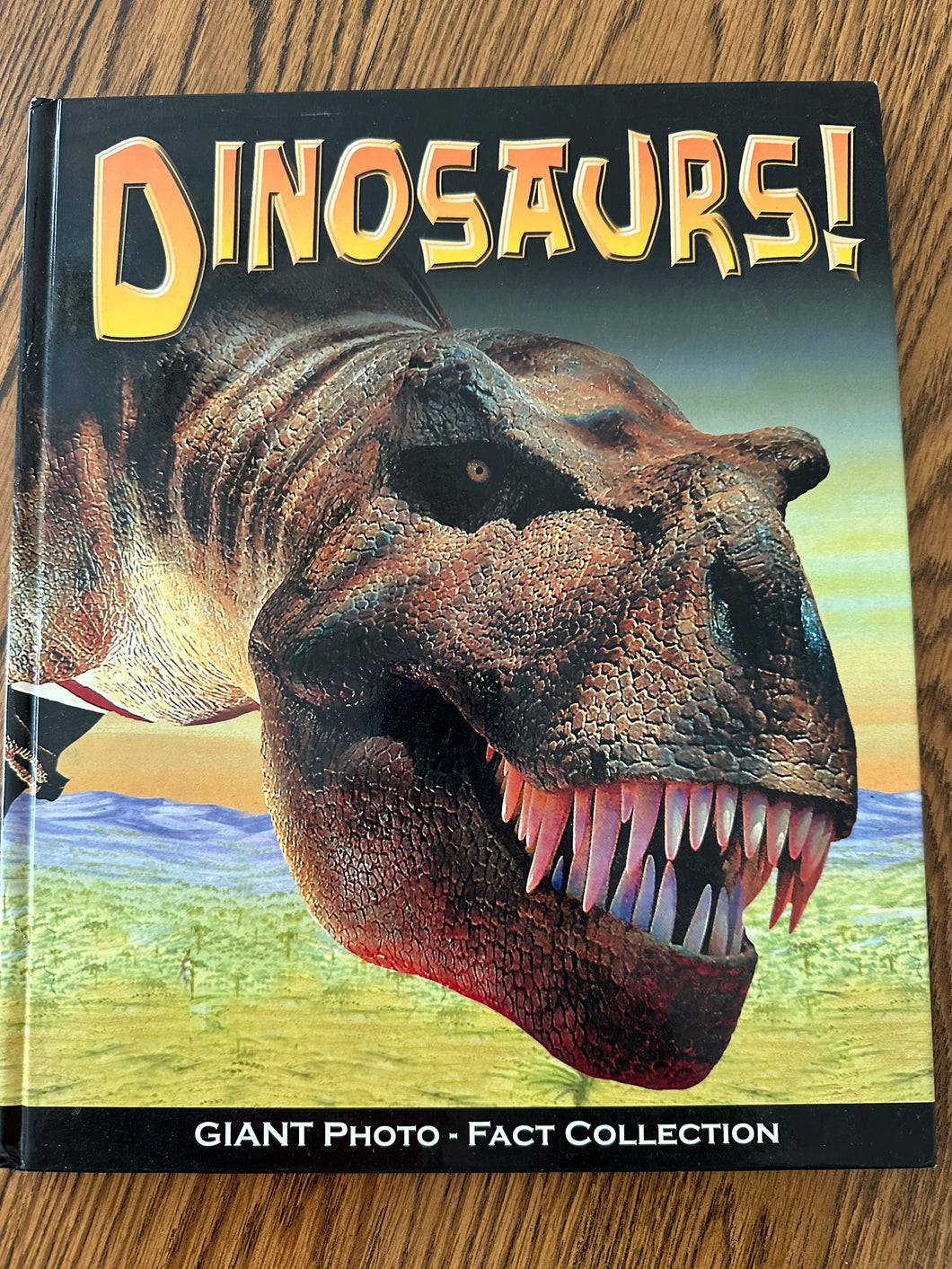 Dinosaurs! photos & facts