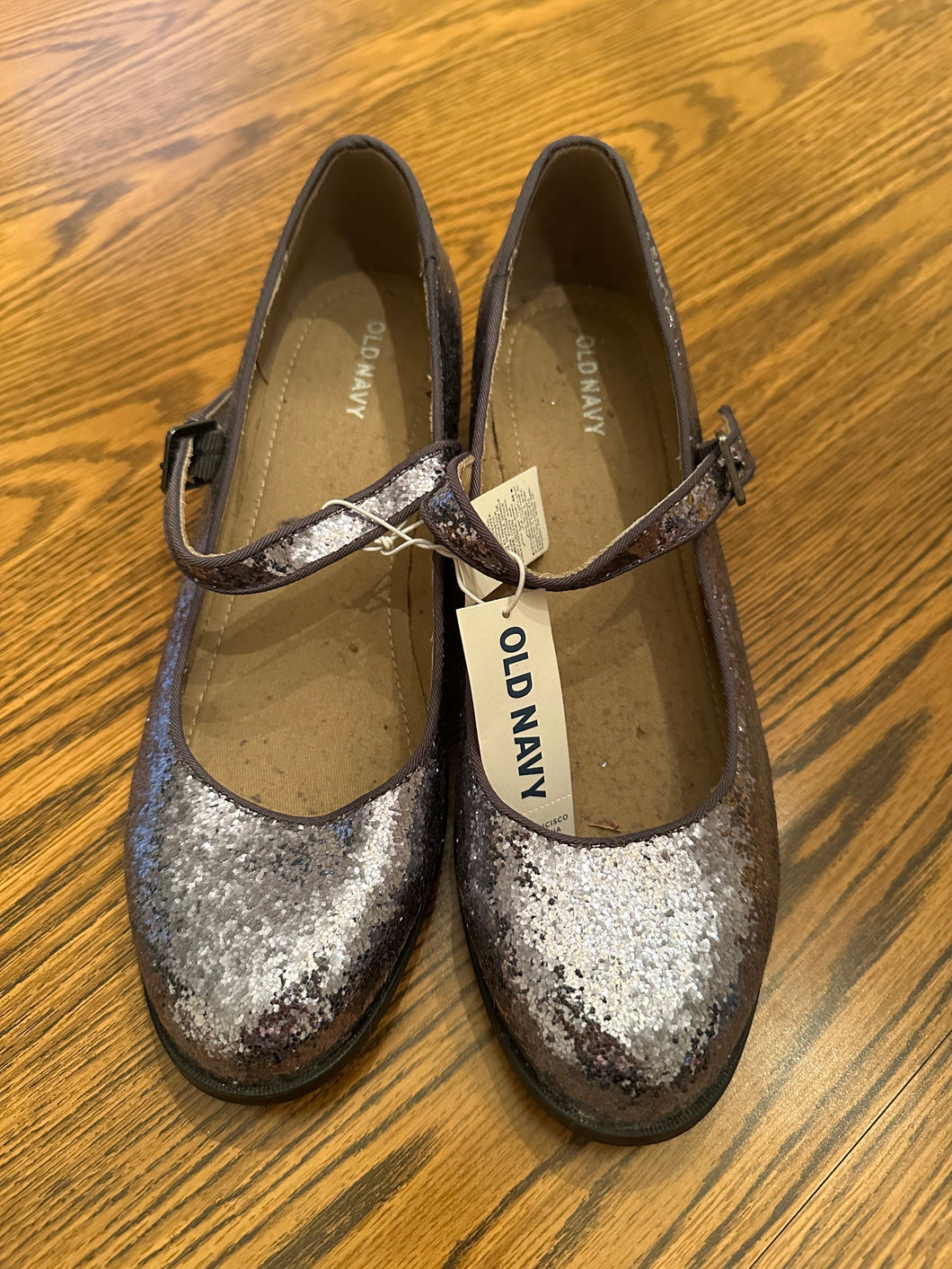 Old Navy New Silver Sparkle Shoes - size Shoes-Womens 6