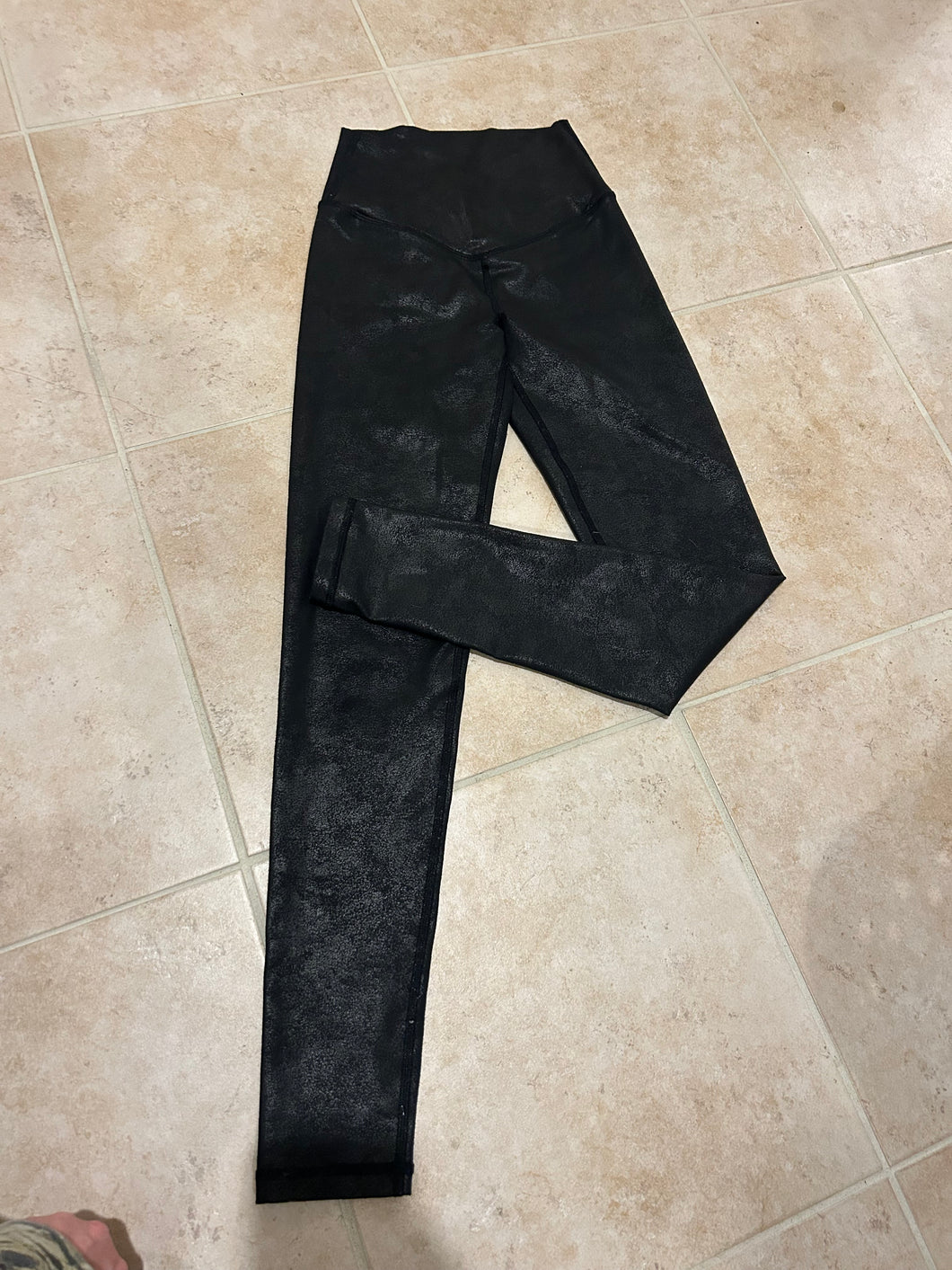 Leather look leggings Offline by aerie - size Junior Girls XS (0-1)