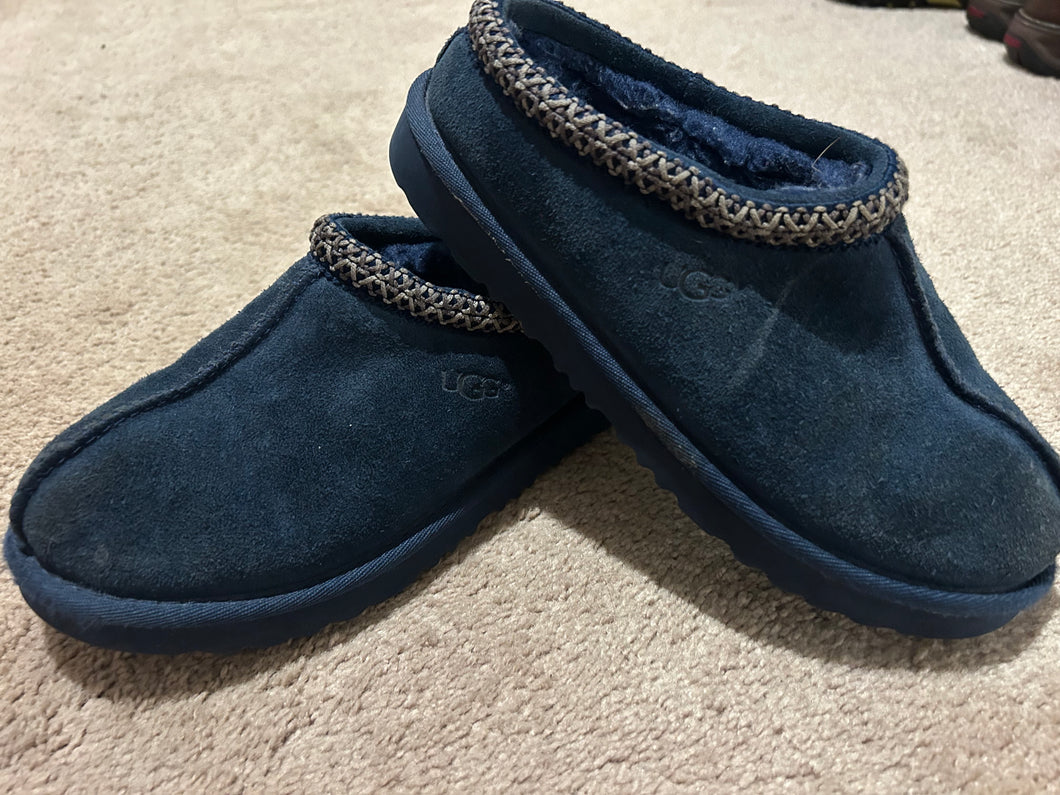 UGG Navy slip on - size Shoes-youth 4