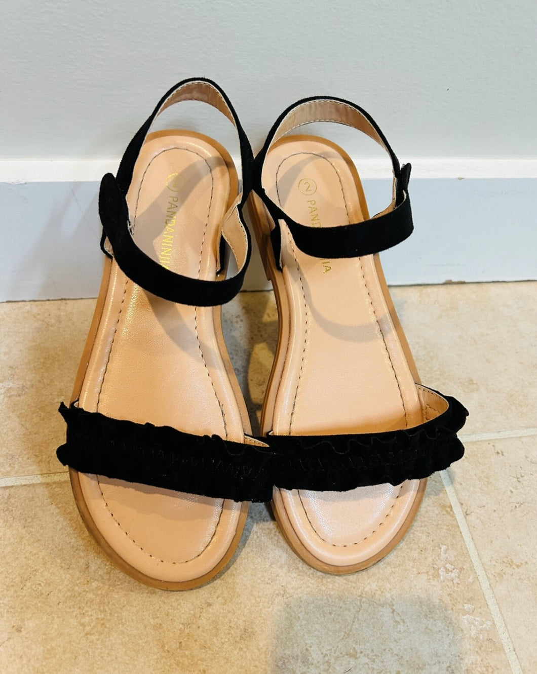 Black ruffle sandal - size Shoes-youth  2