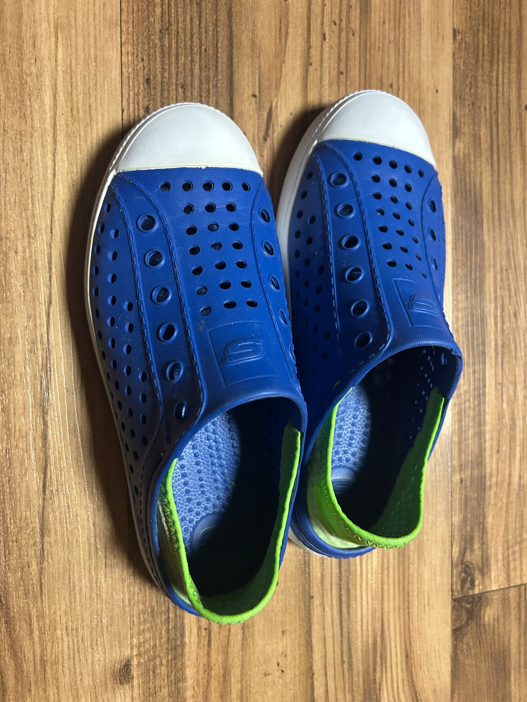 Skechers blue slip ons - size Shoes-youth  3