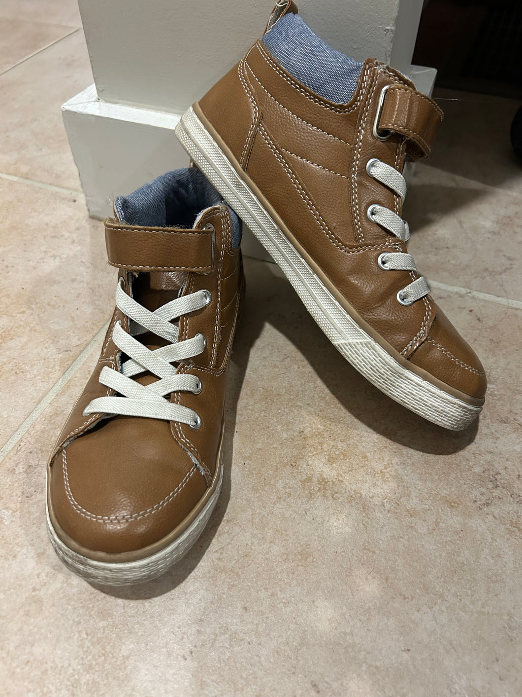 Tan casual Sneaker/boot - size Shoes-youth  2