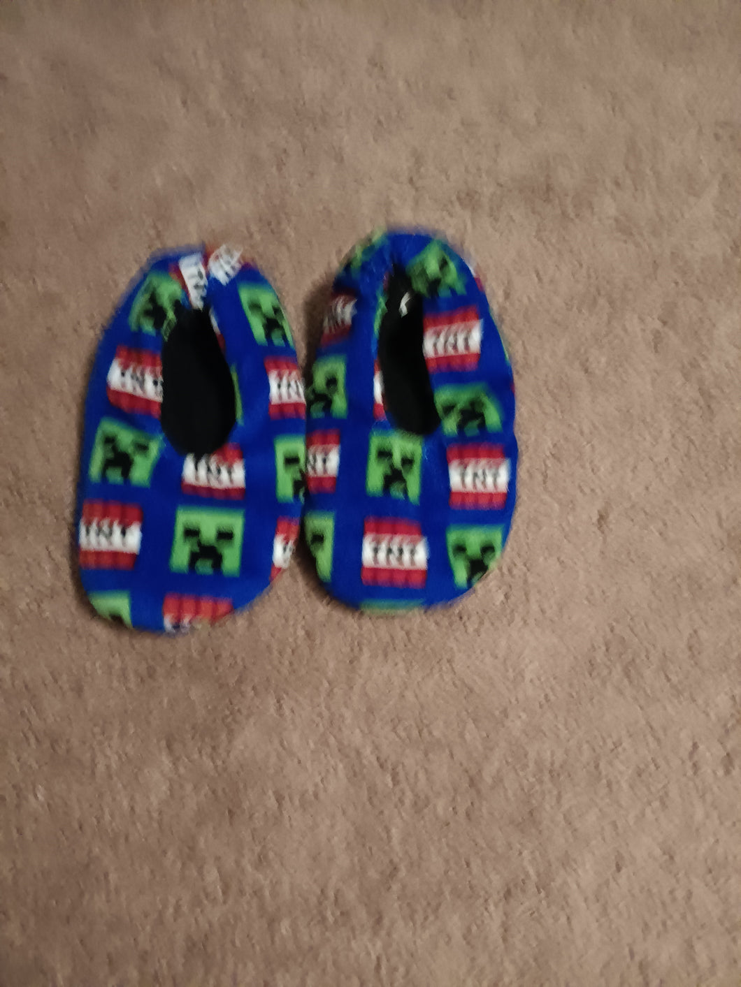 Size small  slippers Minecraft creeper - size Shoes-youth   11