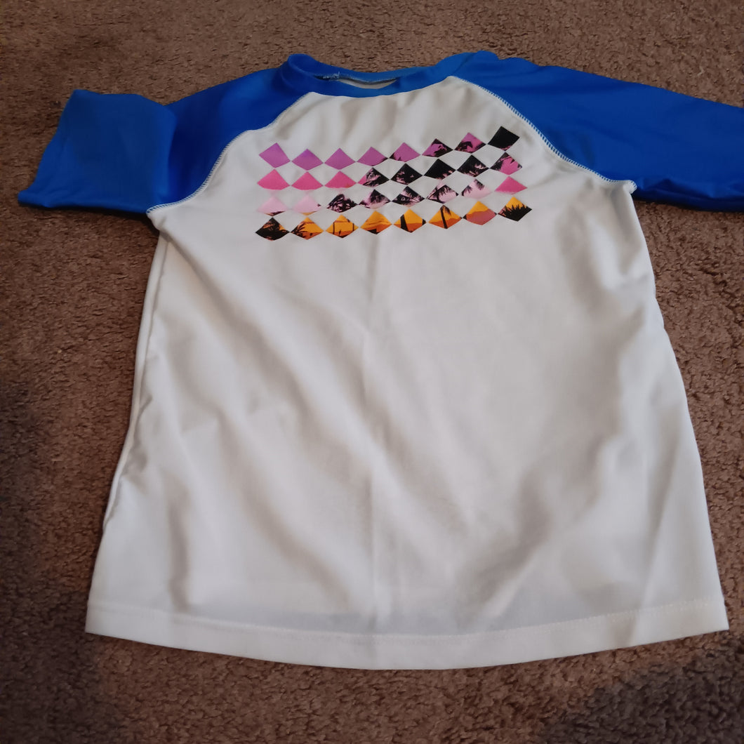 Old navy  swim shirt 6/7 - size Kids 6