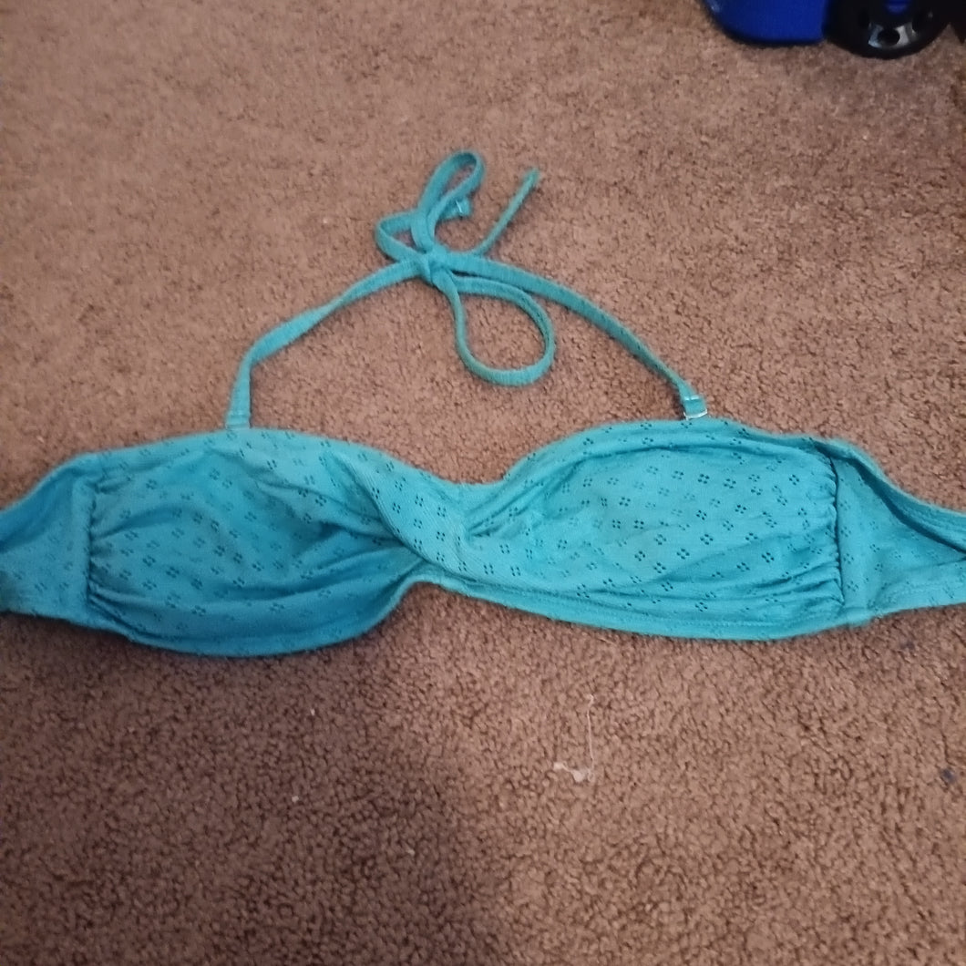 12/14  bikini top - size Women L (12)