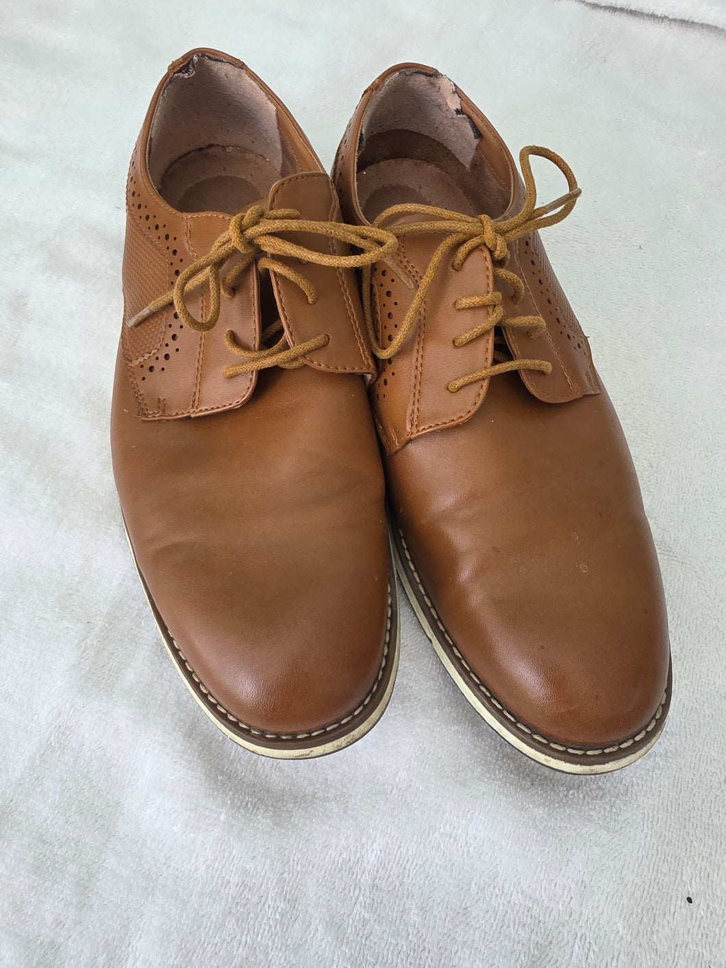 Men's Dress Shoes Only worn a few times - size Shoes-Men 9