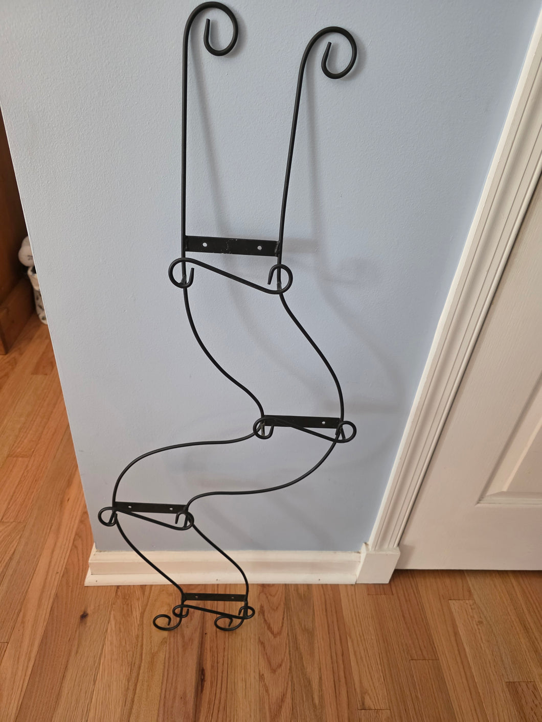 Metal Plate Stand Holds 4 plates