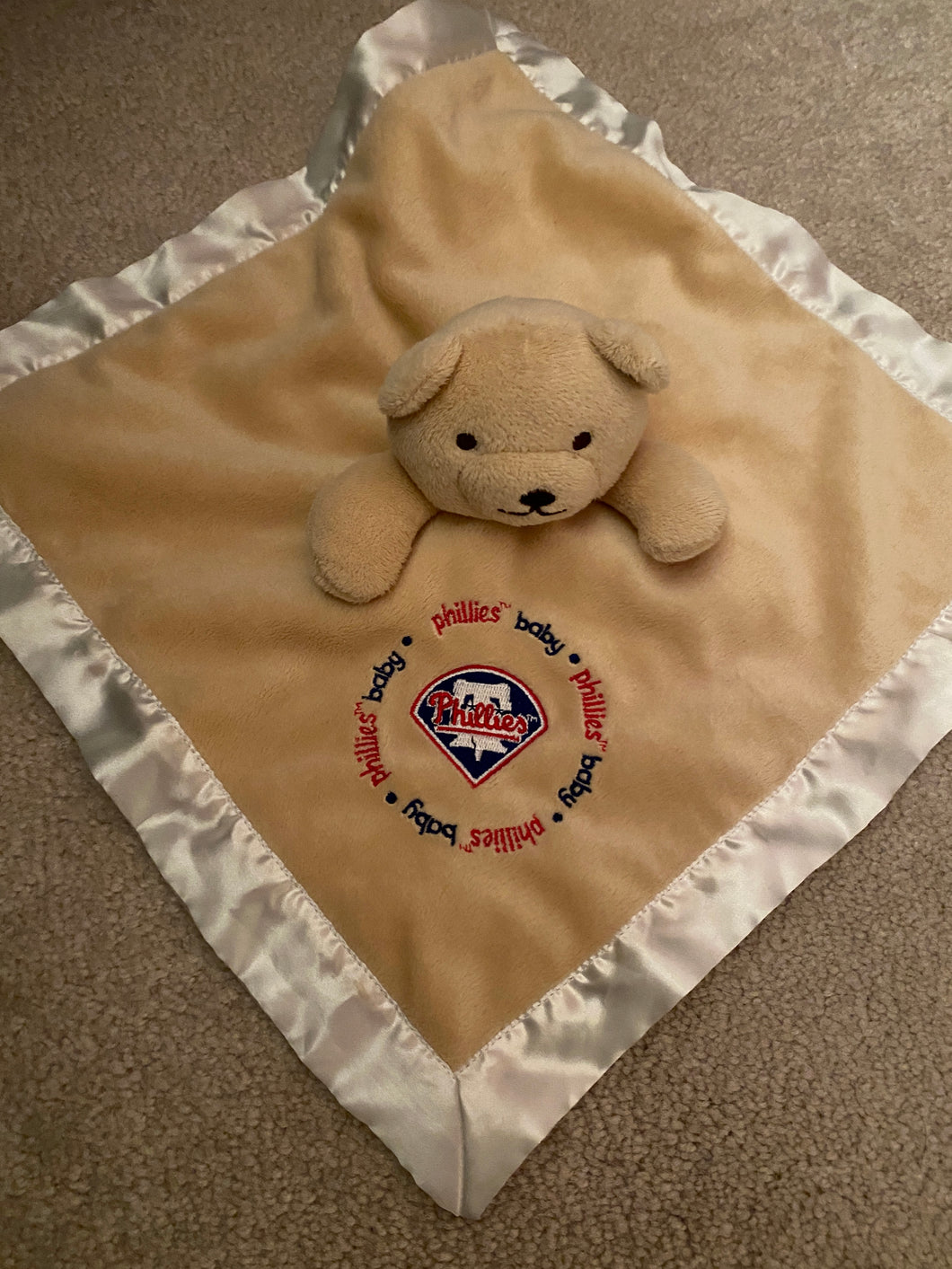 Phillies lovey