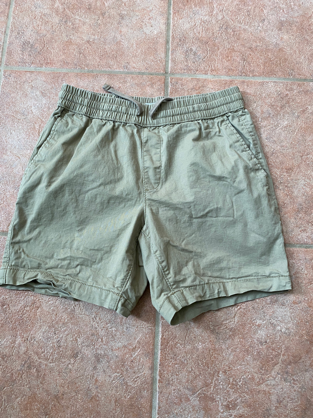 M khaki Sonoma shorts worn once - size Mens S