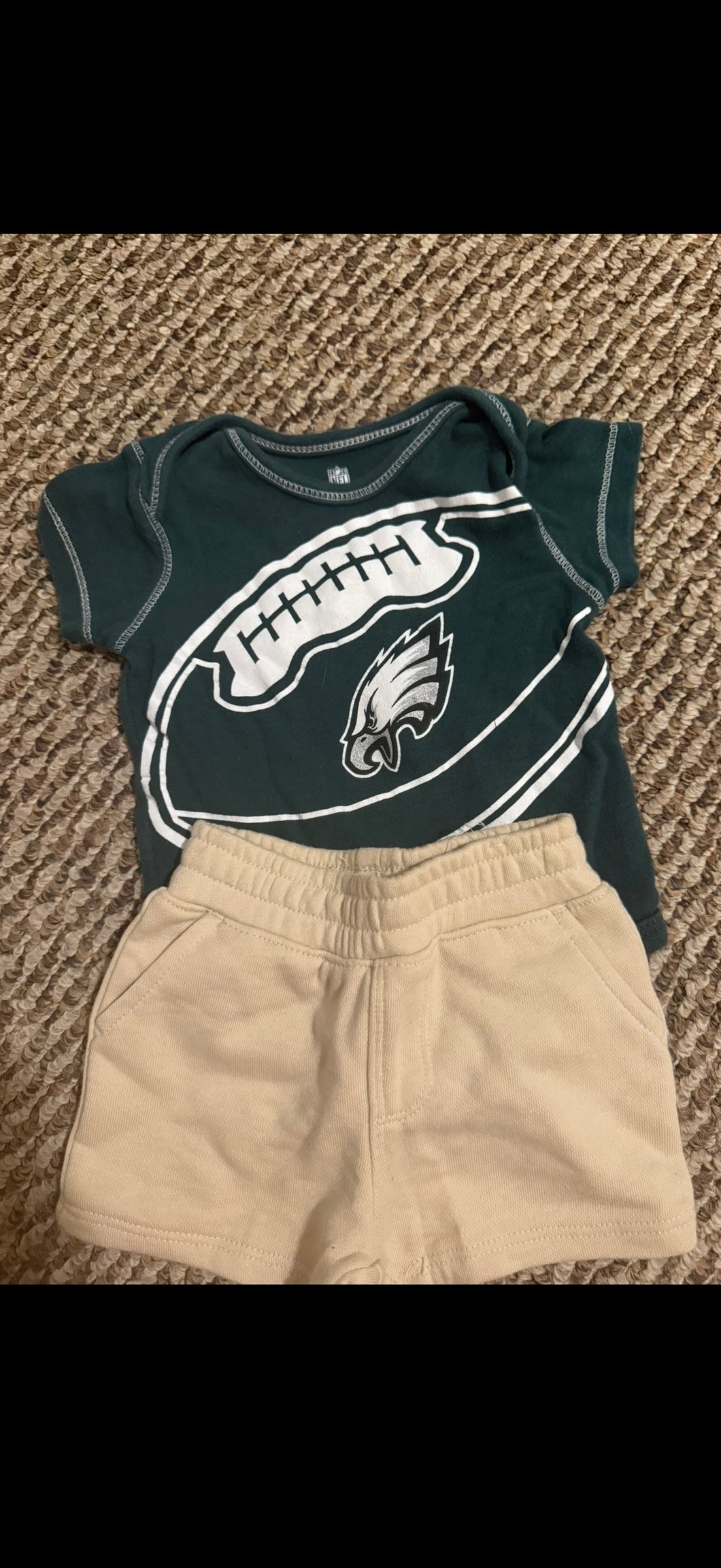 Eagle outfit - size 3-6 Months