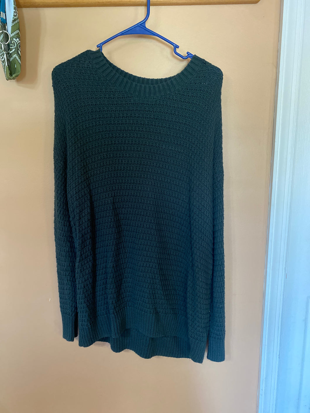 Green old navy Sweater - size Women L (12)