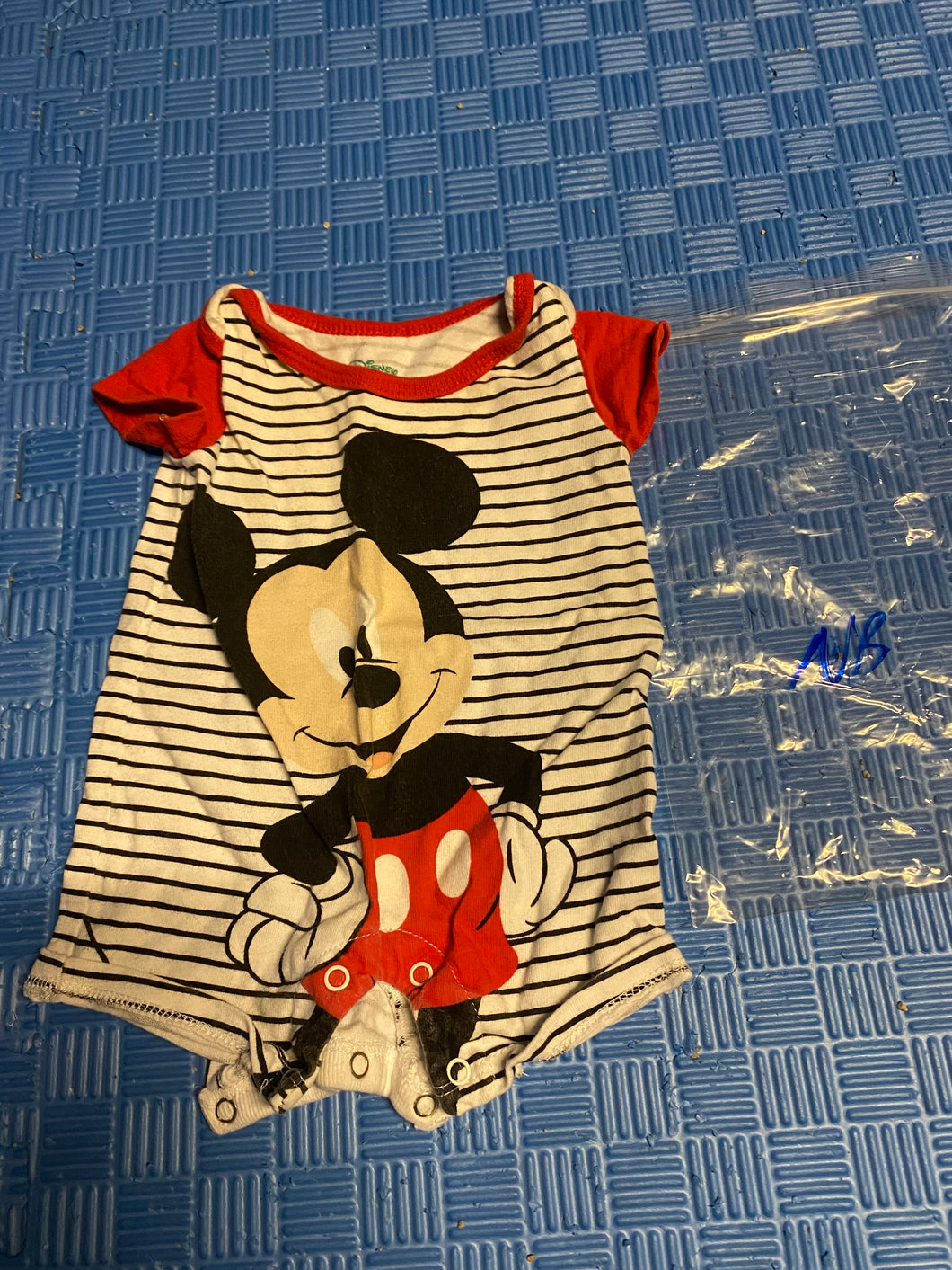 mickey mouse romper - size Newborn