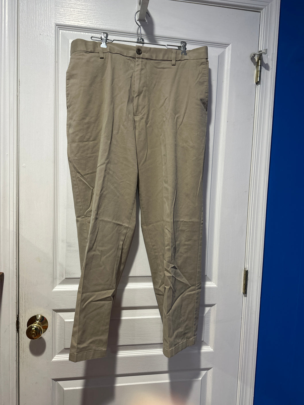 Dockers khaki pant 36W x 30L relaxed fit - size pants 36-38