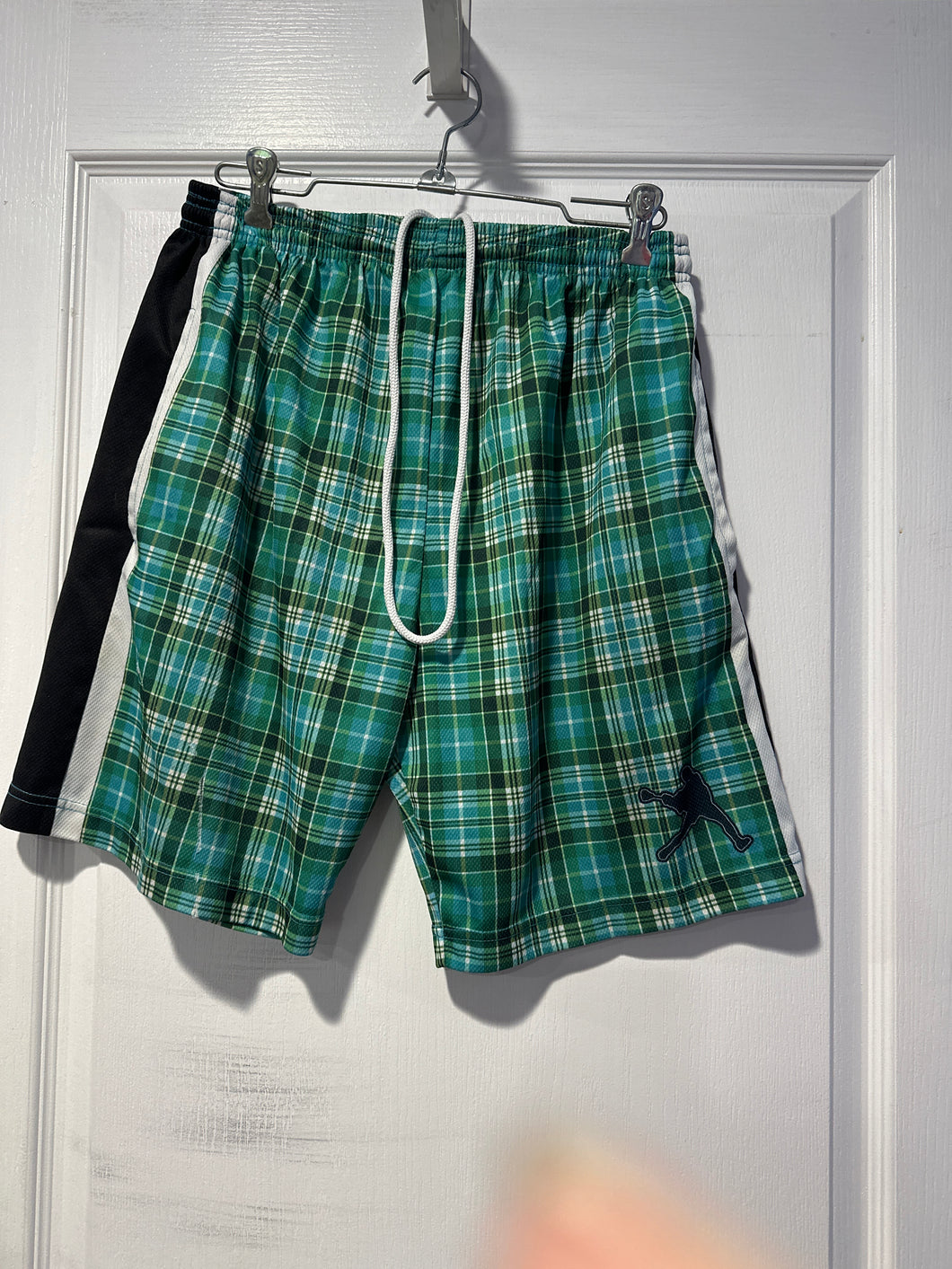 Lacrosse unlimited green Plaid shorts w/pockets - size Mens M