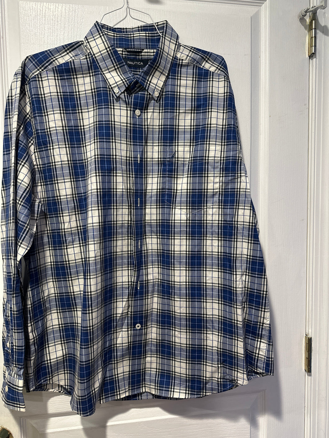 Nautica long sleeve Button down dress shirt - size Mens XL