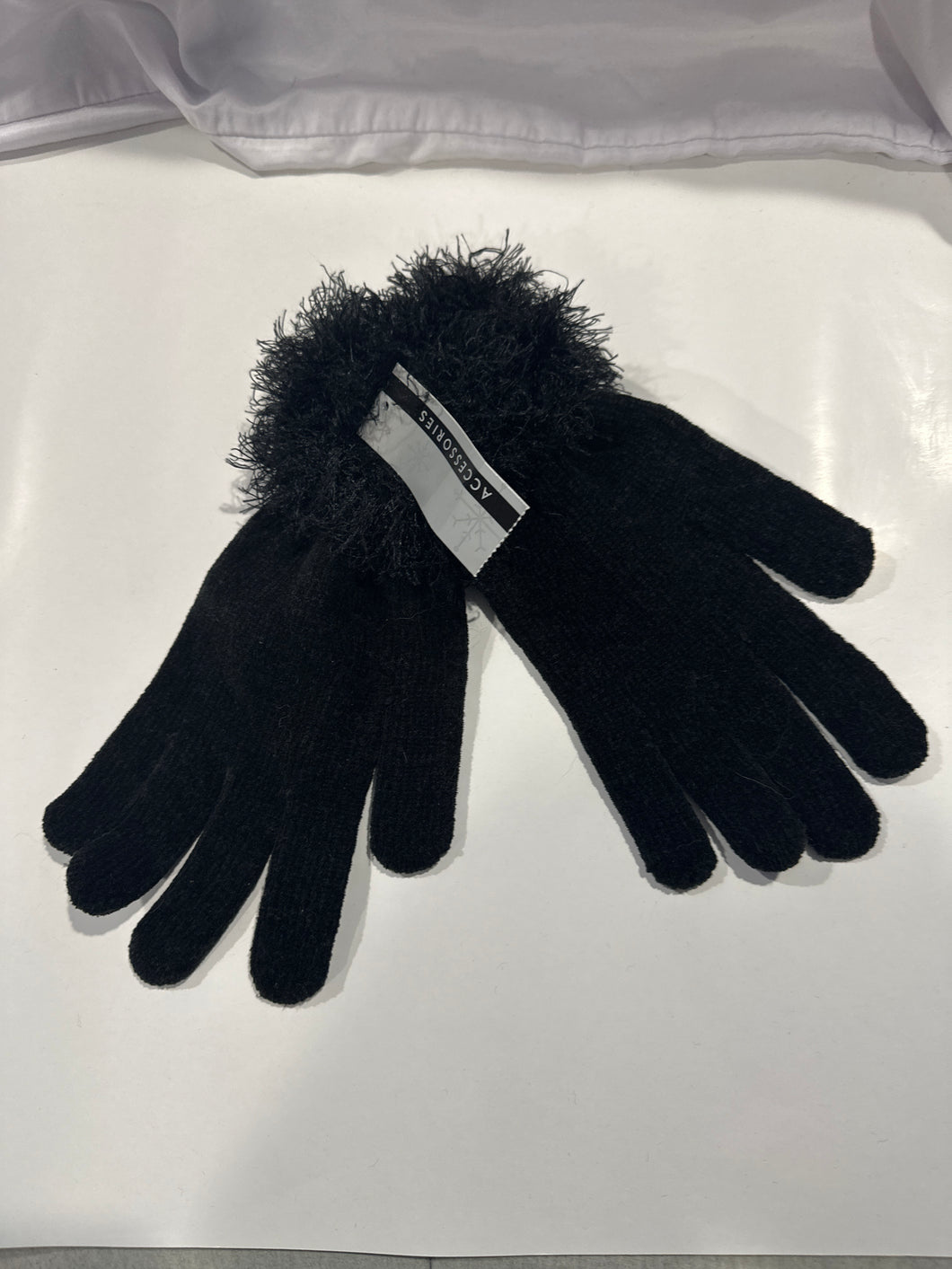 New black winter gloves