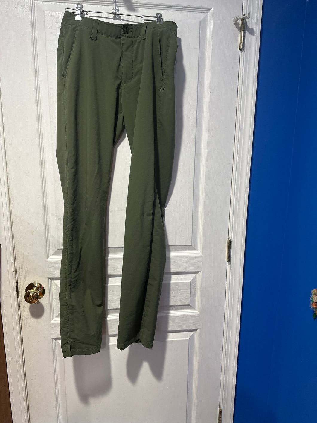 Under armour green Pant 30W x 36L - size pants 28-30