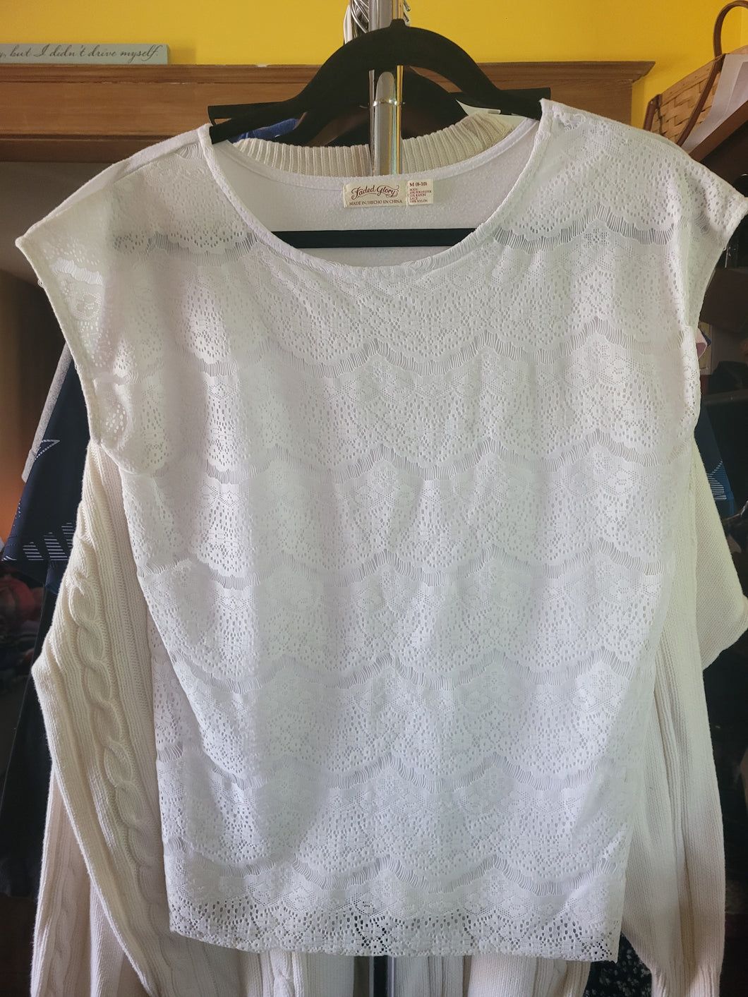 Faded Glory White S/S Lace front - size Women M (8-10)