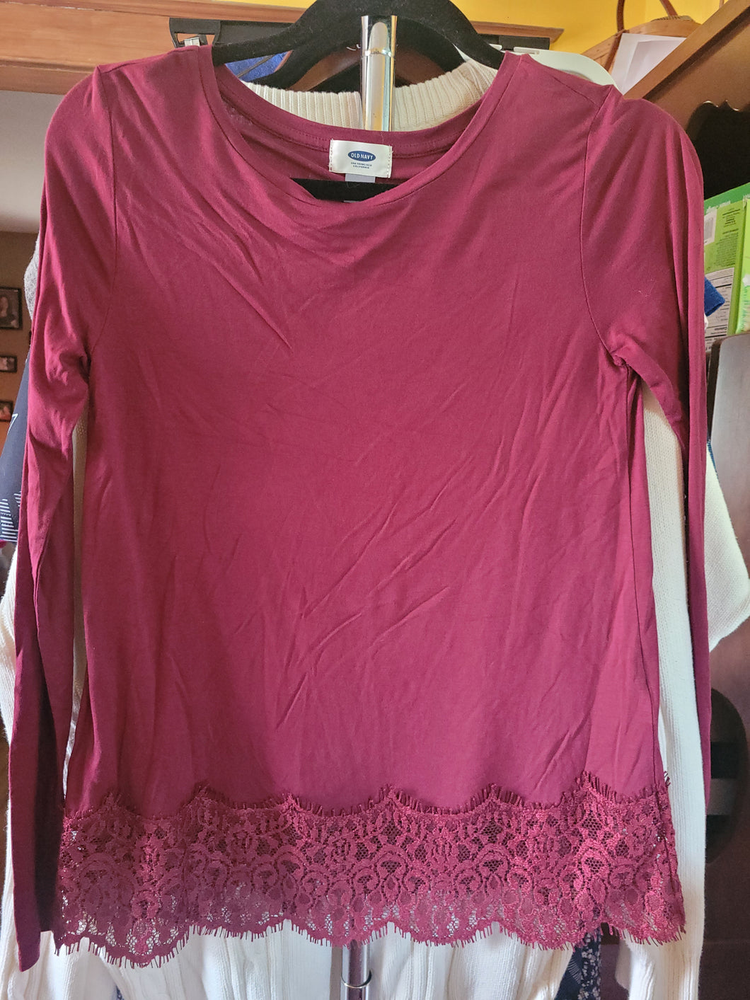 Old Navy L/S Burgandy Shirt w/Lace bottom - size Women XS (0-2)