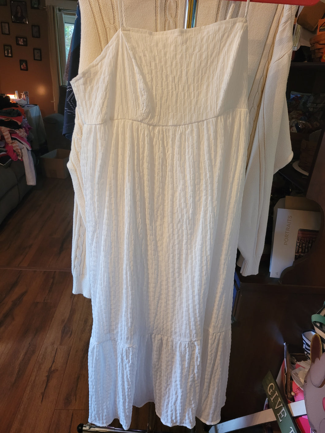 White spaghetti strap Dress-zip side-shin leng - size Women L (12)