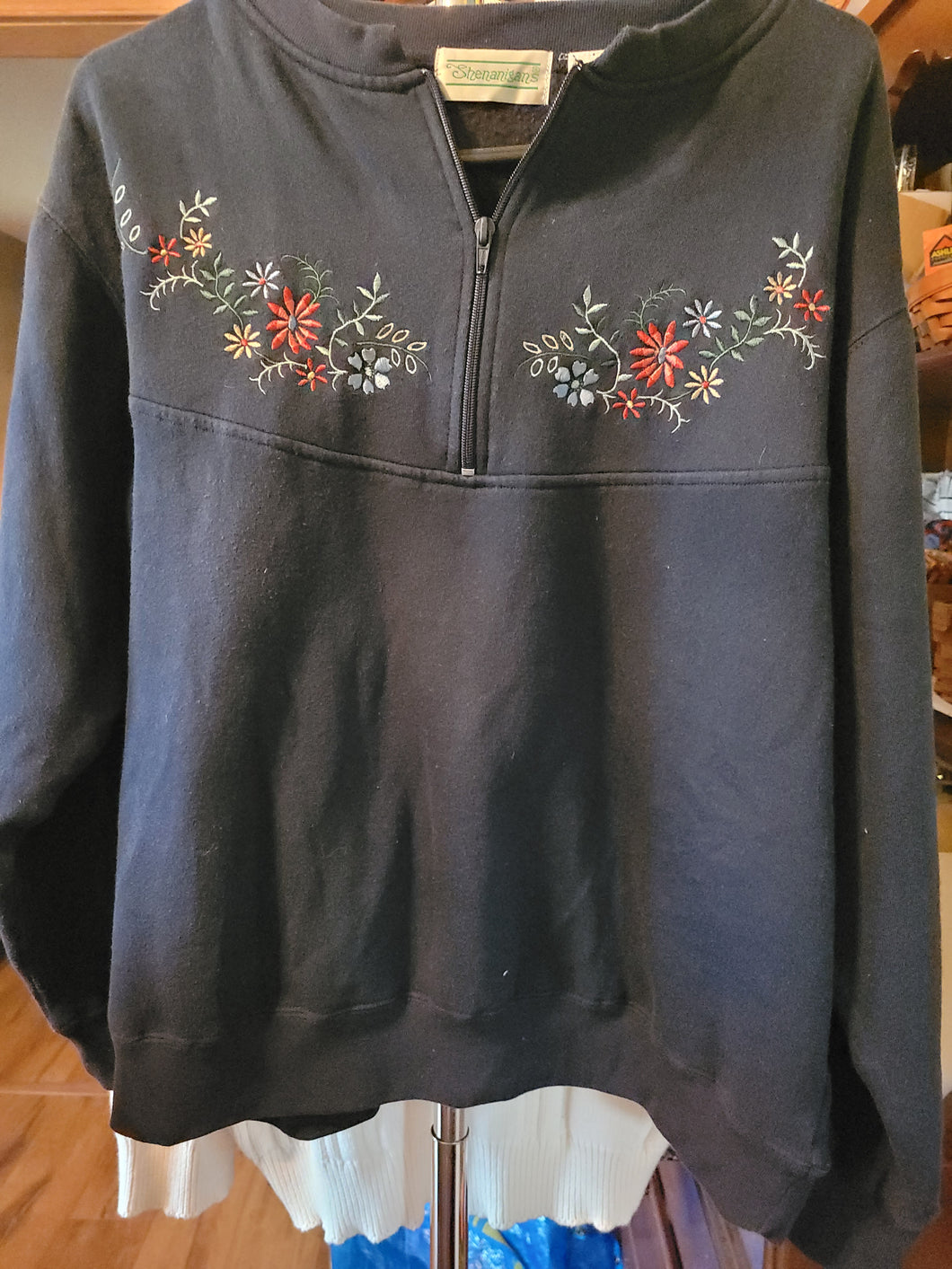 Shenanigans Blue L/S � Zip w/flowers Sweatshi - size Women XL (14)