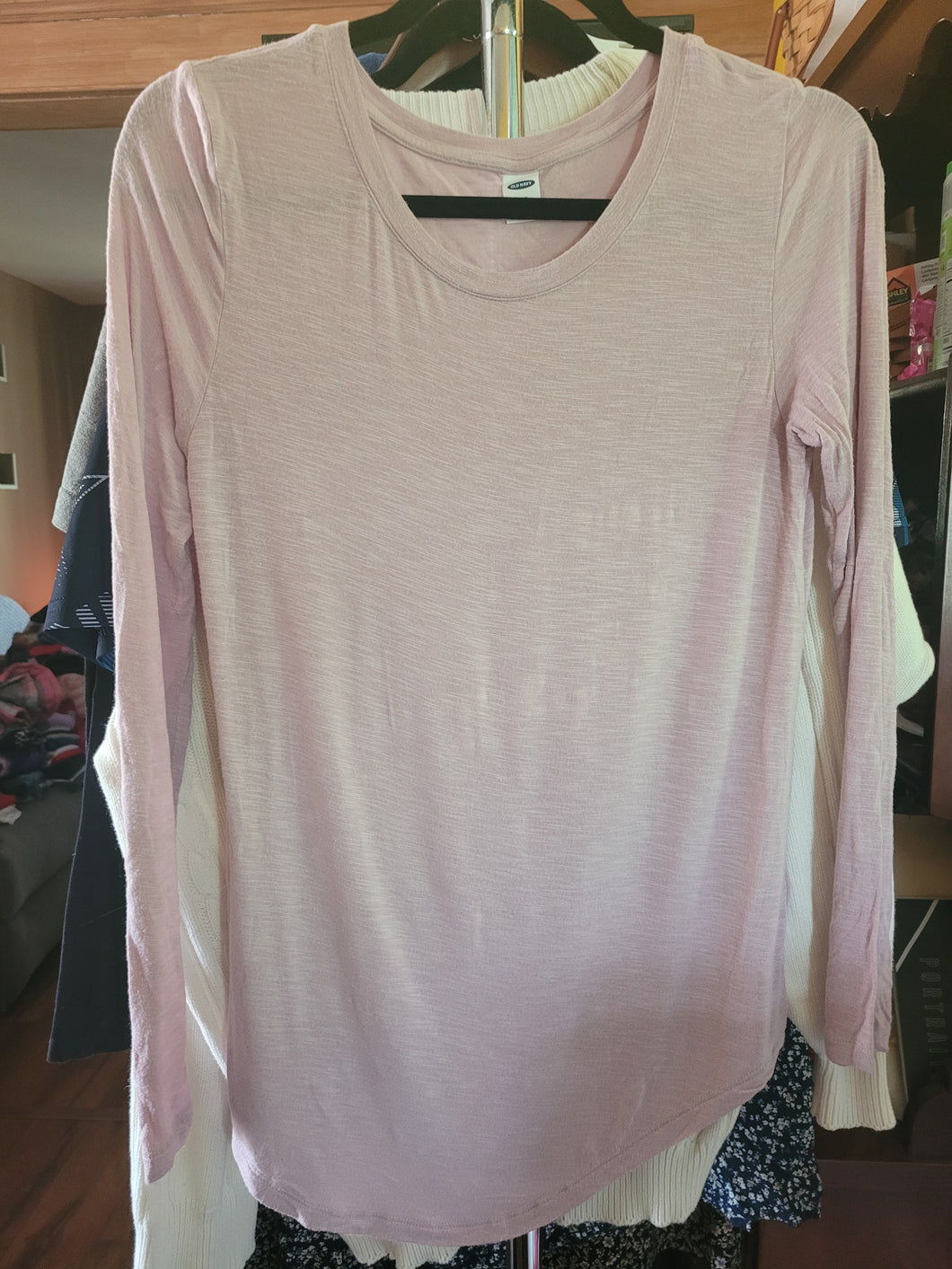 Old Navy L/S Lt Pink Rayon shirt - size Women M (8-10)