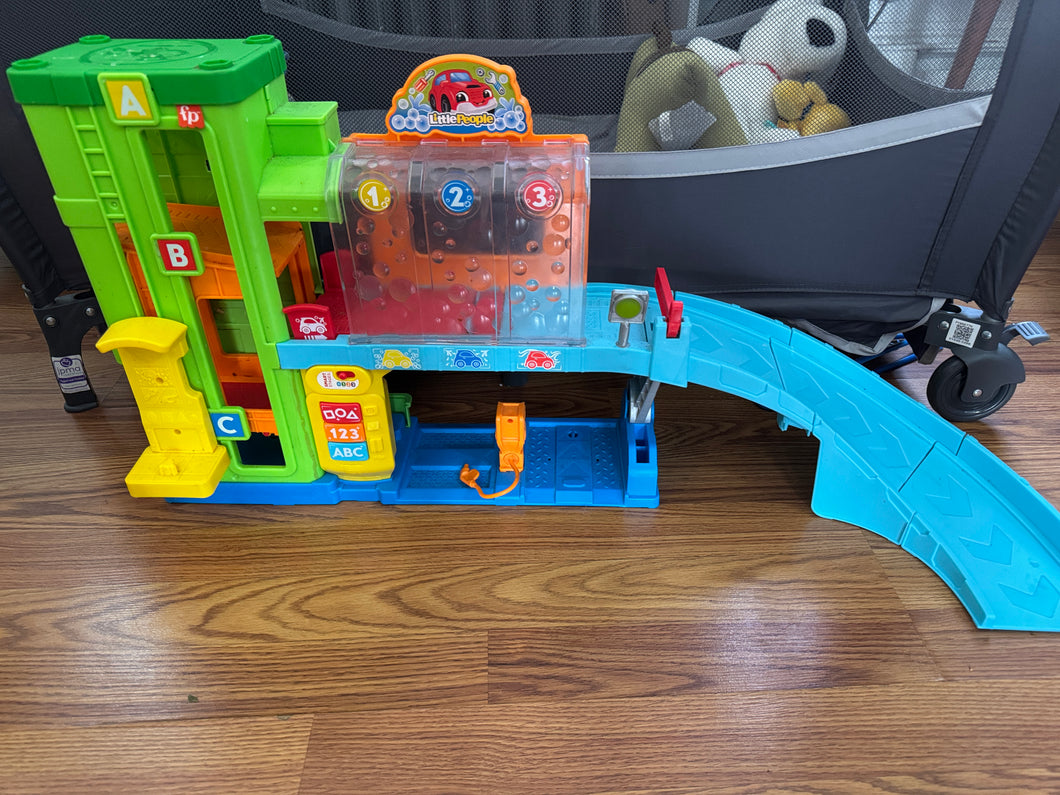 Large Car wash Fisher Price