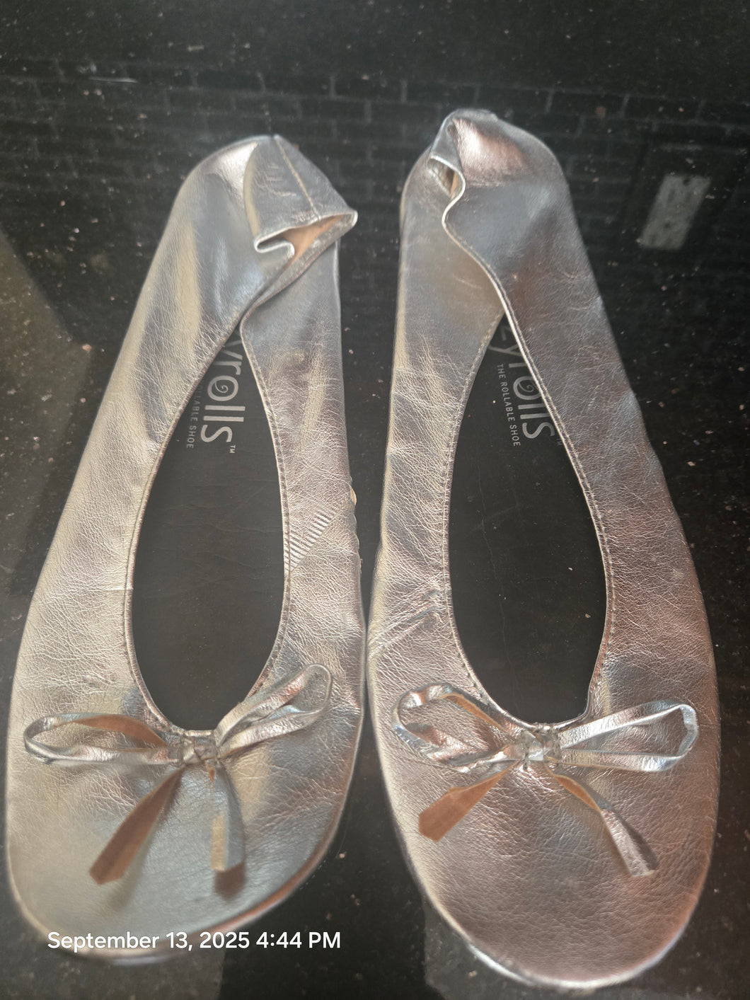 Footzyrolls 8.5-9.5 M Roll Up Silver Slippers - size Shoes-Womens 8.5