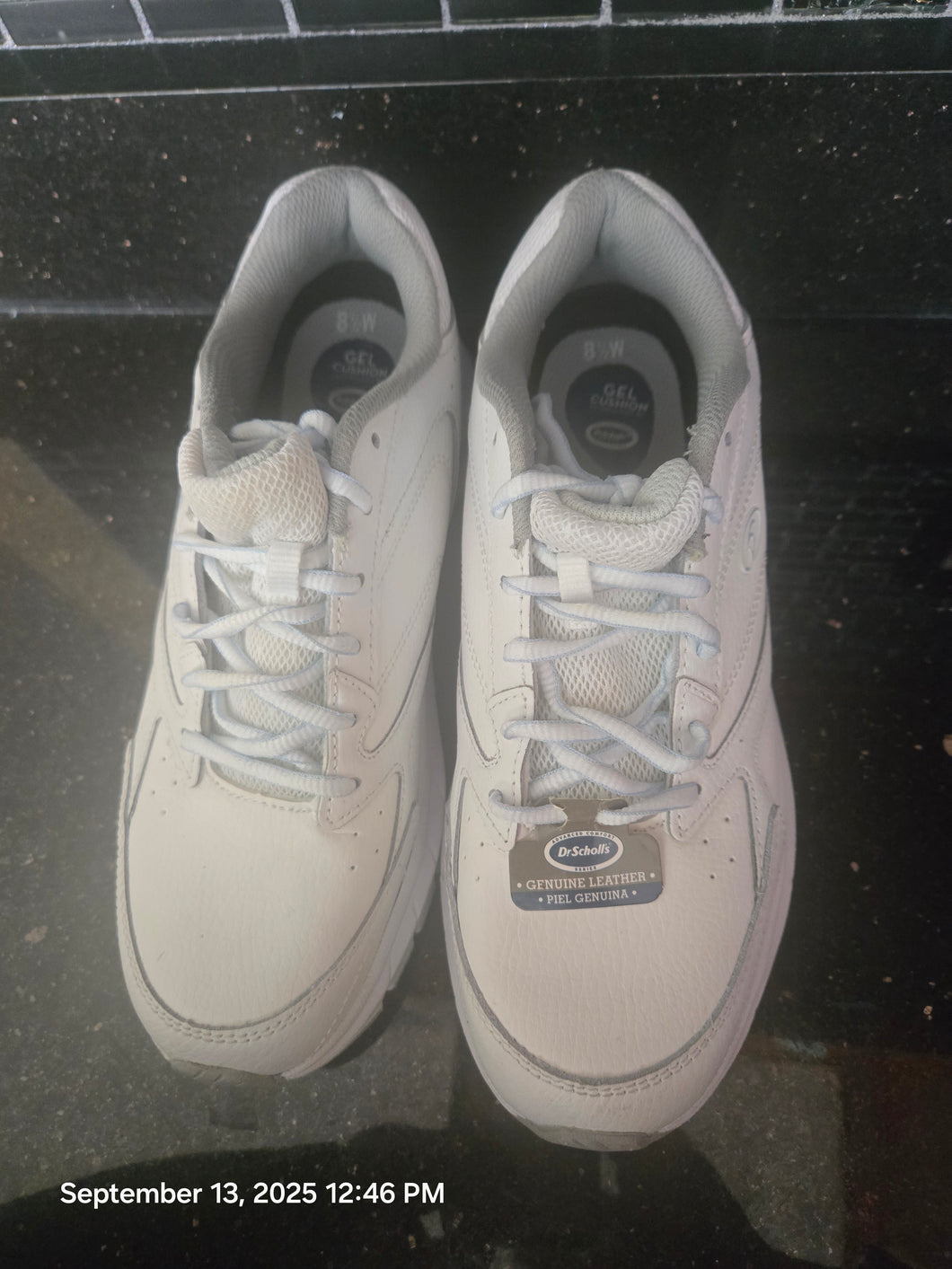 Dr. Scholl's 8.5W NWT Genuine Leather Sneakers - size Shoes-Womens 8.5