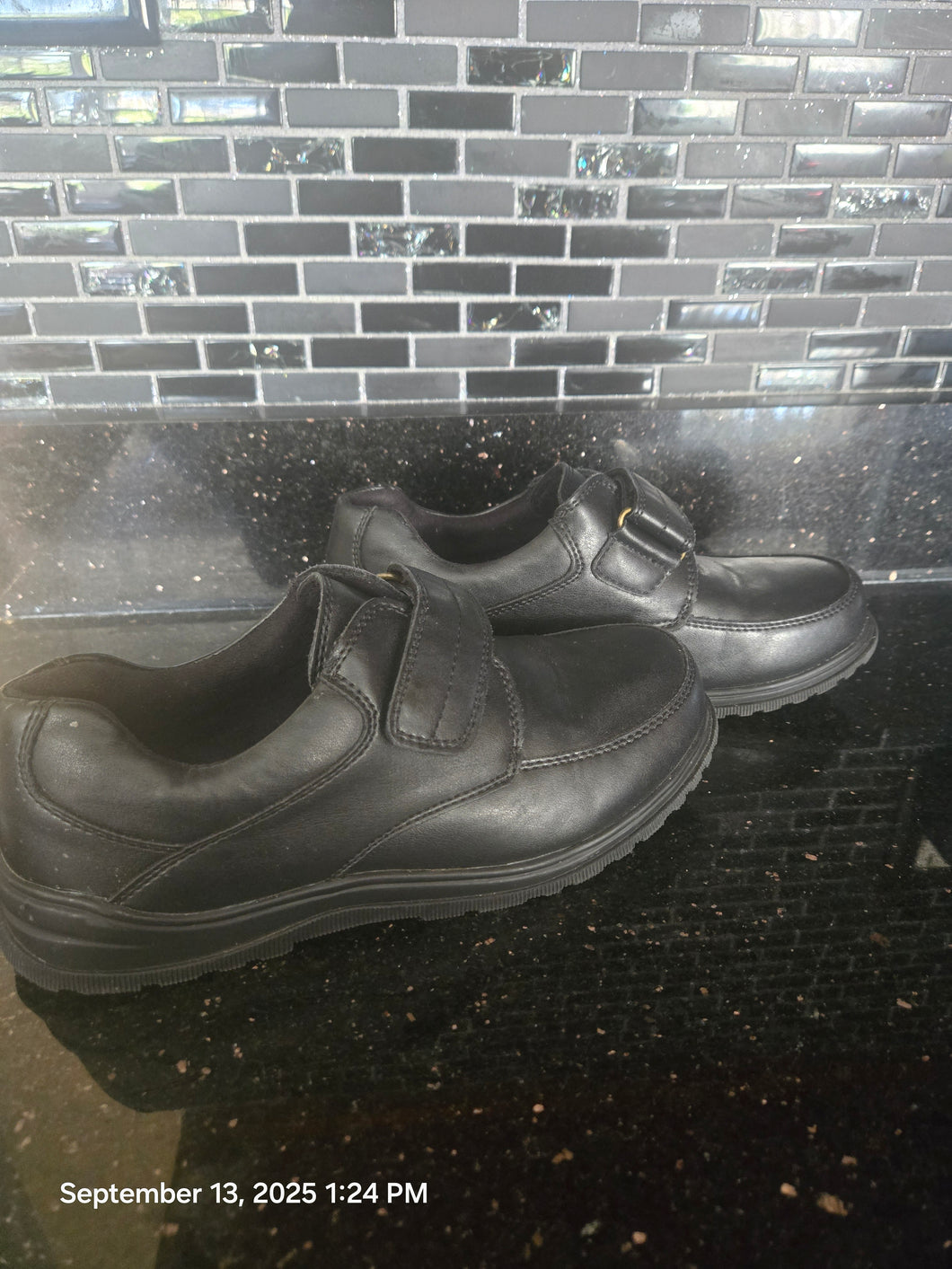 Childrens Place Black 4 Uniform School Shoes - size Shoes-youth 4