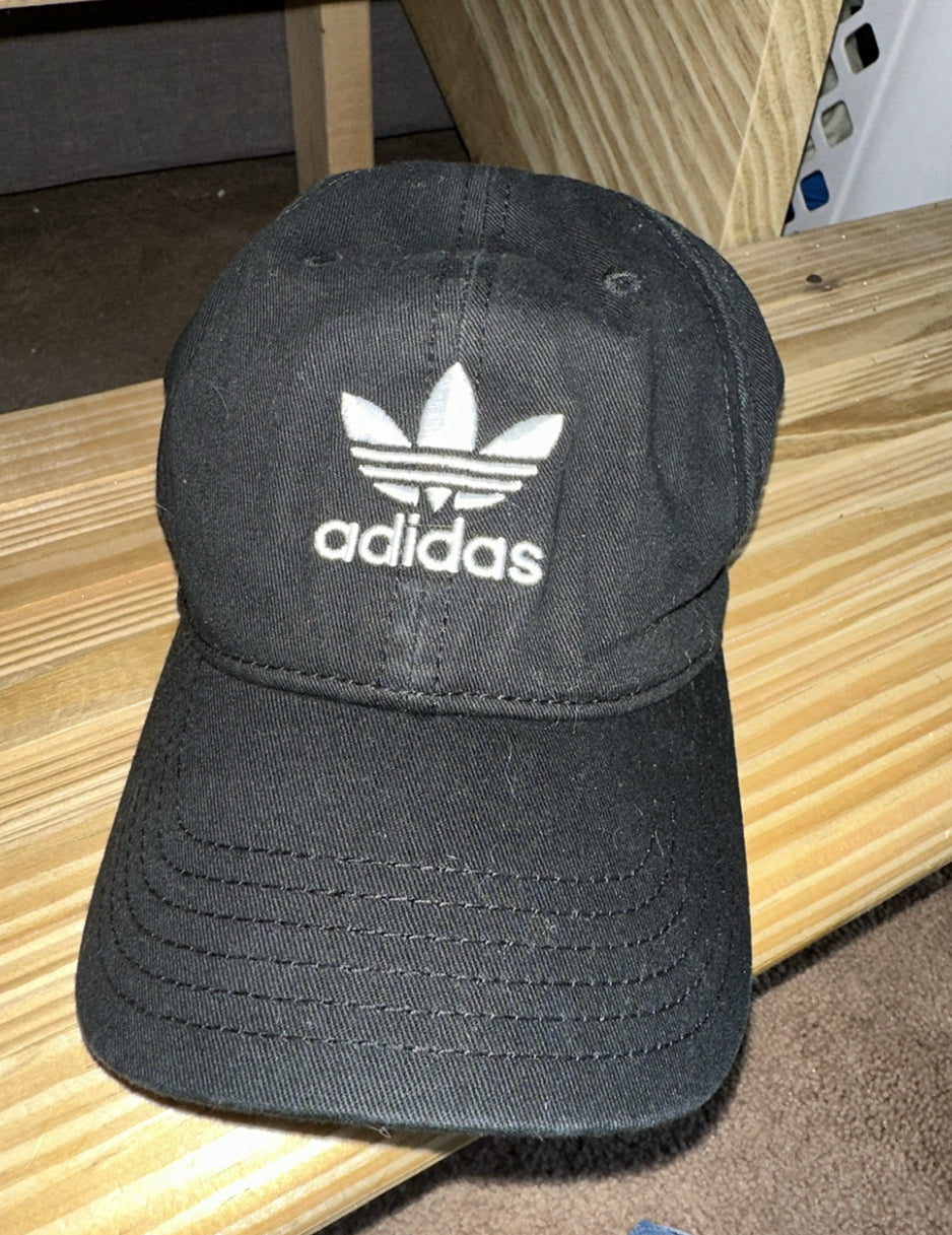 Adidas black hat Never worn nwt