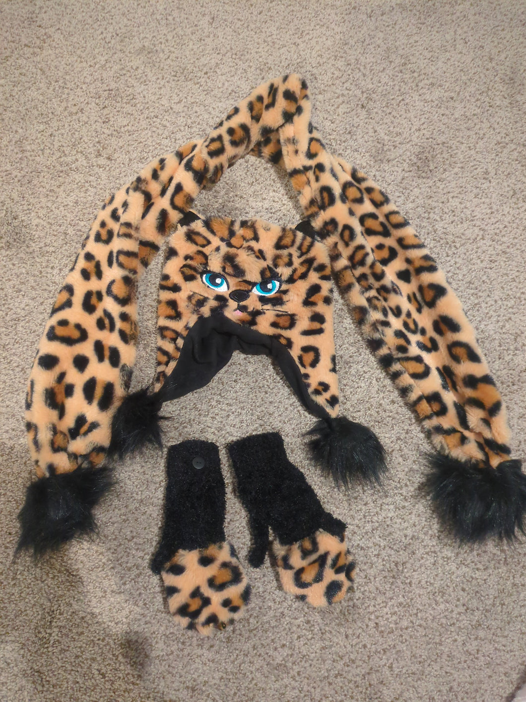 Girls Cheetah 3set Hat, scarf, and gloves