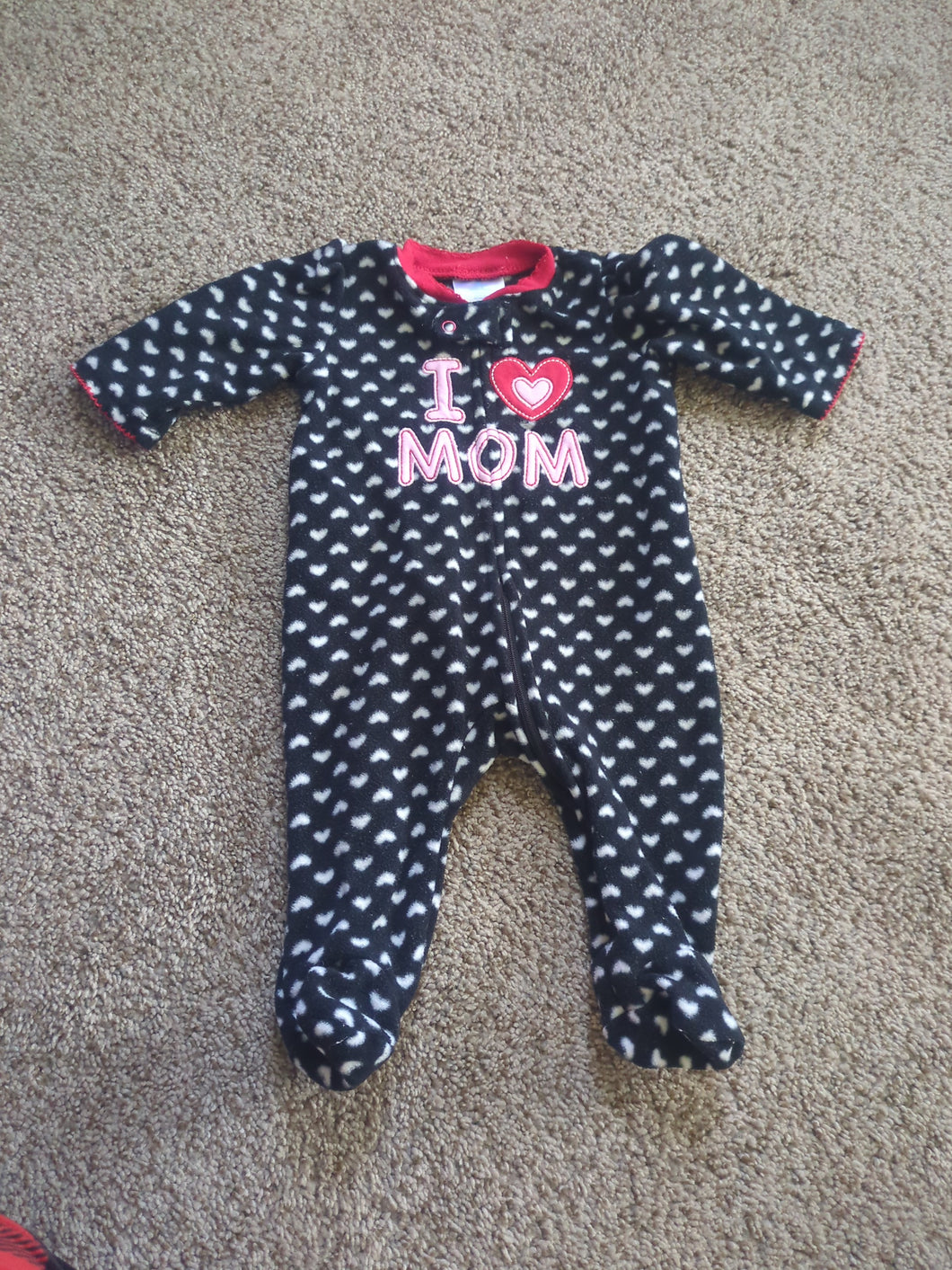 I love mom pjs - size 0-3 Months