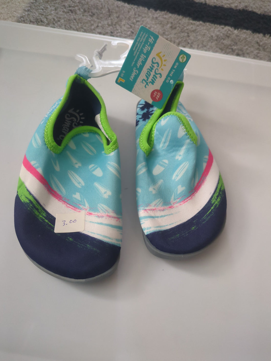 Swim shoes Size 9-10 - size Shoes-toddler 9