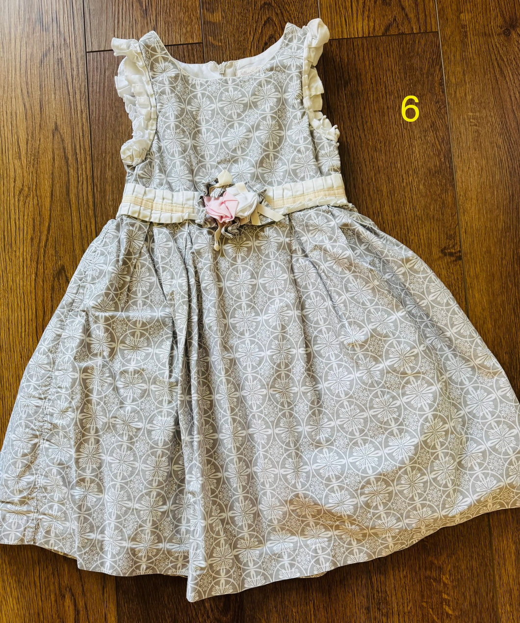 Girls dress size 6 - size Kids 6